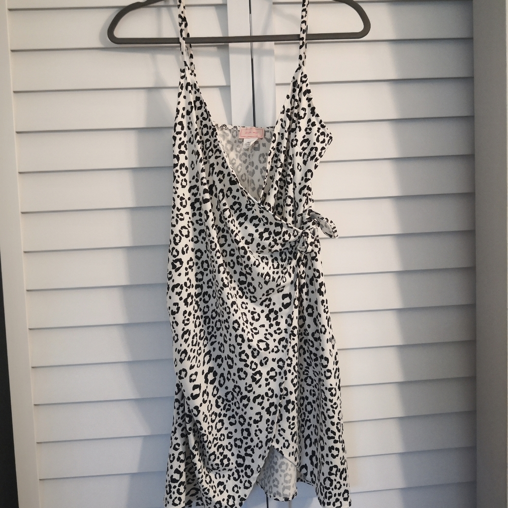 Dalmatian wrap dress
